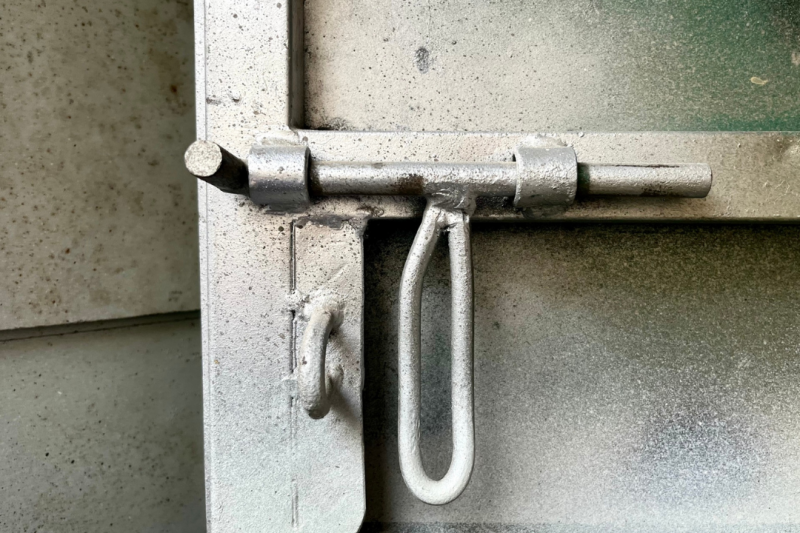 Vantagens de Usar Porta de Aço Galvanizado