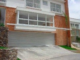 Porta seccional isolamento