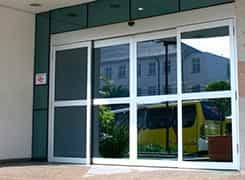 porta com batente